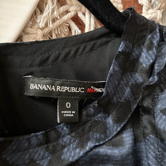 Banana Republic Mad Men Silk and Wool dress - Picture 8 of 8